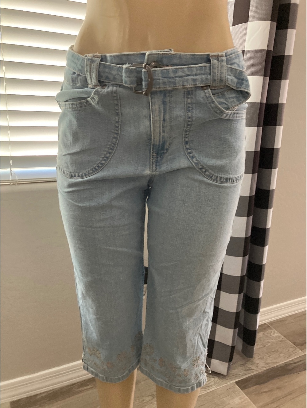 Preloved Gloria Vanderbilt Women's Denim Shorts/Capris #2060